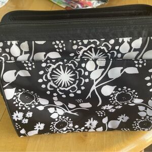 Thirty-One Cosmetic Case Make-Up Bag Black & White Floral